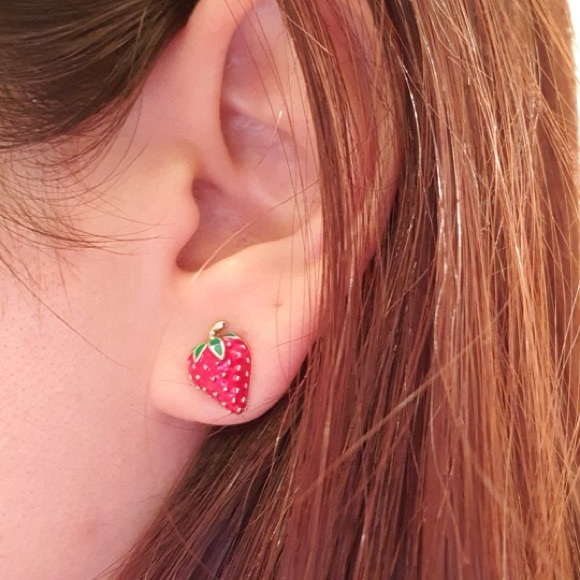 Enamel strawberry stud earrings gold BEAUTIFUL NEW - Picture 3 of 10